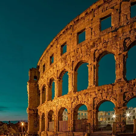 Istrian Amphitheater Apartment *